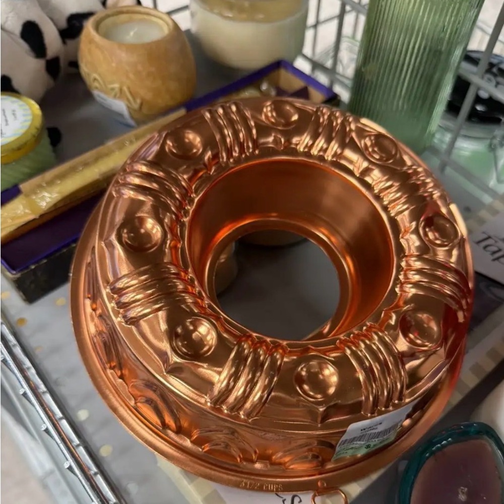 Vintage copper-tone aluminum 3.5 cup jello mold